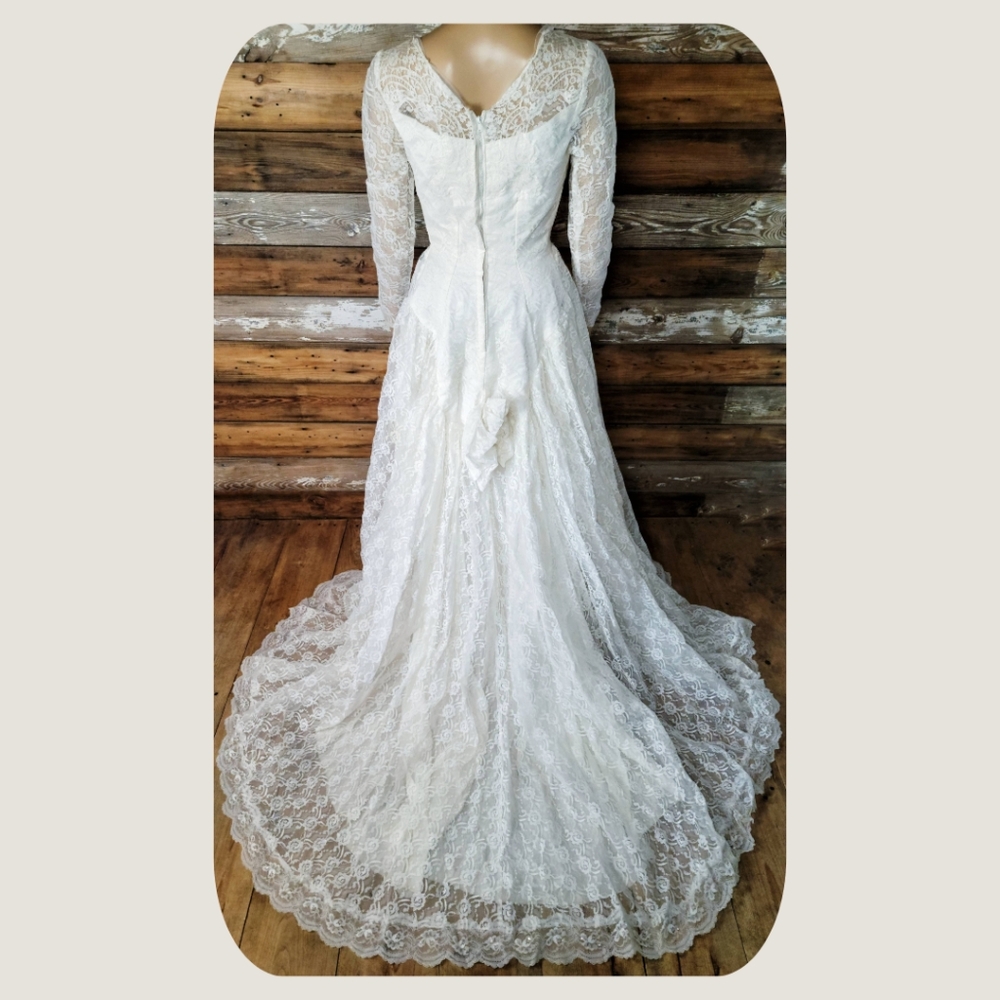 🕊️ Vintage Mid Century Floral Lace Wedding Gown size 2 - Picture 4 of 12
